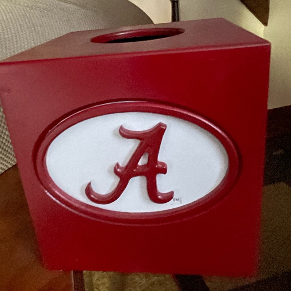 Alabama crimson tide tissue box cover.